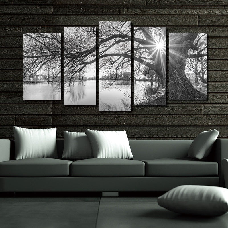 ▷ Tableau d'un arbre dans un style noir et blanc