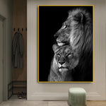 tableau noir et blanc lion et bébé