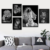 tableau noir et blanc lion et bébé