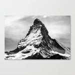 tableau réaliste d’un montagne en noir et blanc