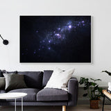 tableau d’une main avec la terre