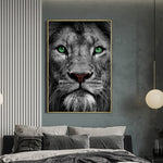 tableau lion yeux verts fond noir