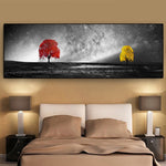 tableau noir et blanc arbre jaune et arbre rouge