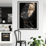 Affiche femme noir en or