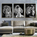 tableau noir et blanc lion et bébé
