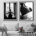 tableau noir et blanc femme haut blanc