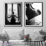 tableau noir et blanc femme haut blanc