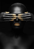 Affiche africaine rouge à lèvre en or