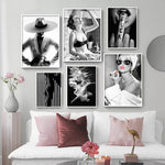 tableau femme chapeau noir et blanc