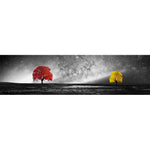 tableau noir et blanc arbre jaune et arbre rouge