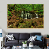 tableau chute d’eau dans la jungle