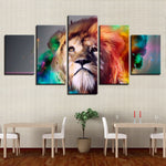 tableau d’un lion à la crinière colorée