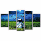 tableau d’un astronaute dans des herbes haute