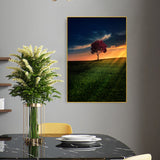 tableau arbre rouge dans la plaine