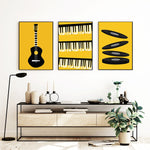 tableau piano sur fond jaune