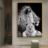 tableau noir et blanc lion et bébé