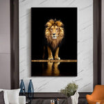 tableau lion debout fond noir