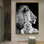 tableau noir et blanc lion et bébé