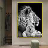 tableau noir et blanc lion et bébé