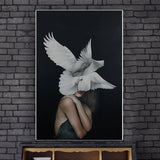 Affiche femme oiseau blanc cheveux