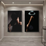 tableau sombre femme chapeau noir