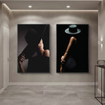 tableau sombre chapeau noir