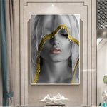 affiche femme foulard gris