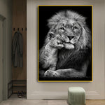 tableau noir et blanc lion et bébé
