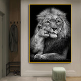 tableau noir et blanc lion et bébé